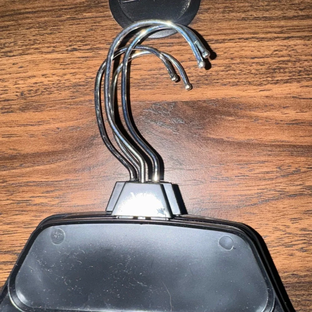 Retail Black Plastic Clothing Hangers